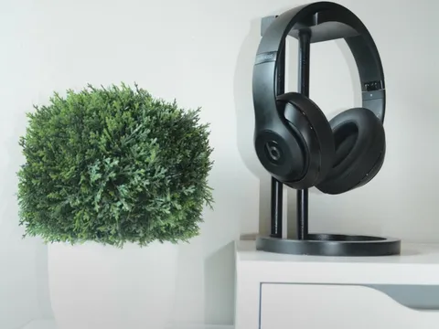 Infinity Headphone Stand